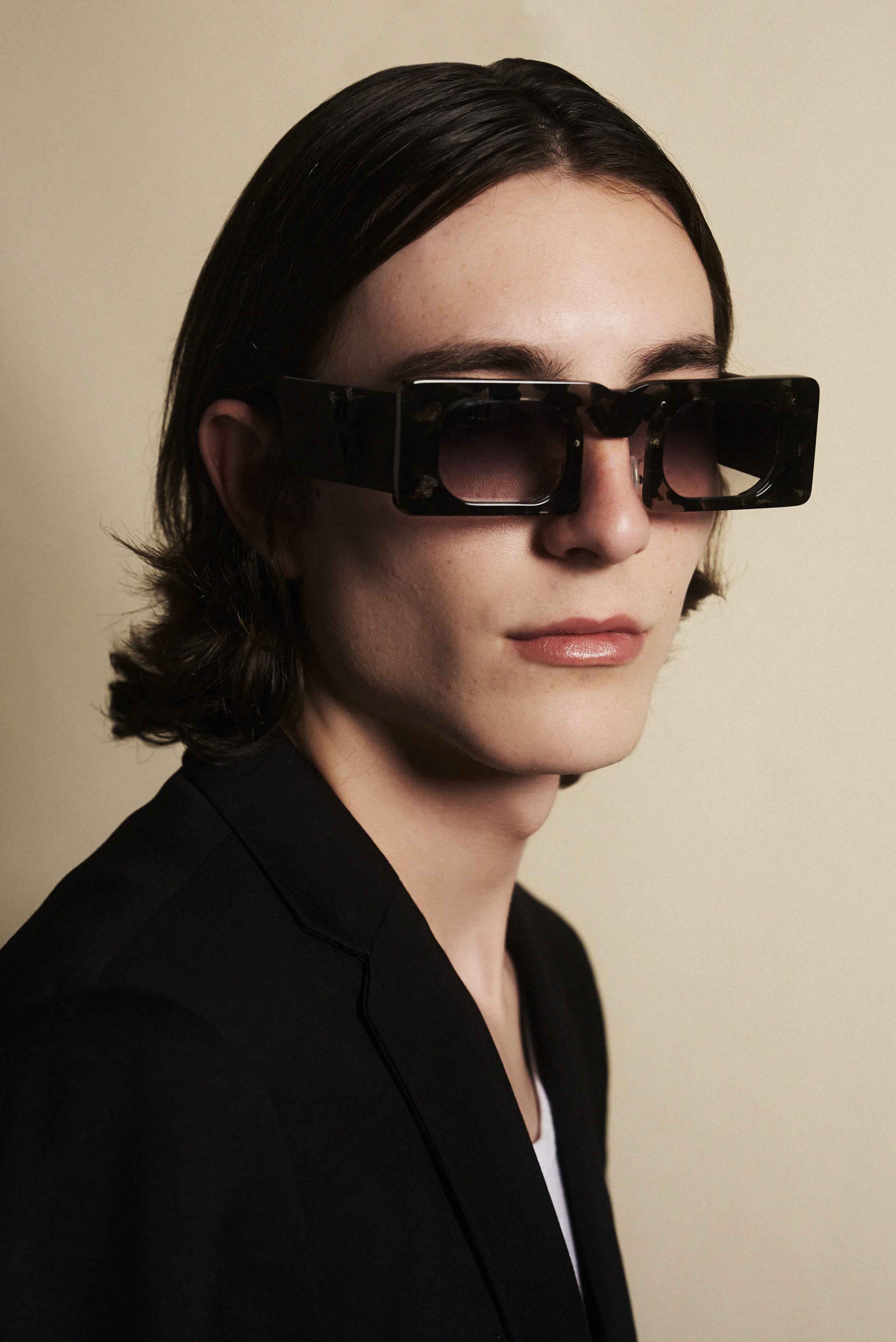 Gafas artesanales Laveta hechas a mano en madera certificada, bioacetato Mazzhucchelli y lentes Zeiss. Calafat